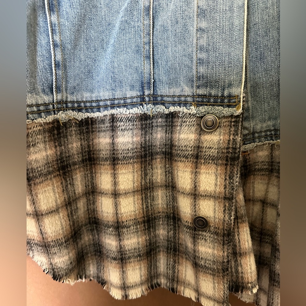 Gimmicks Jean Jacket - Picture 3 of 4